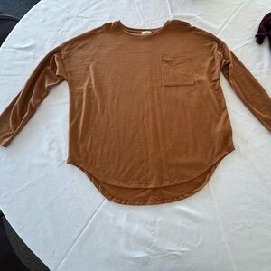 Old Navy women’s camel color Long Sleeve Tee